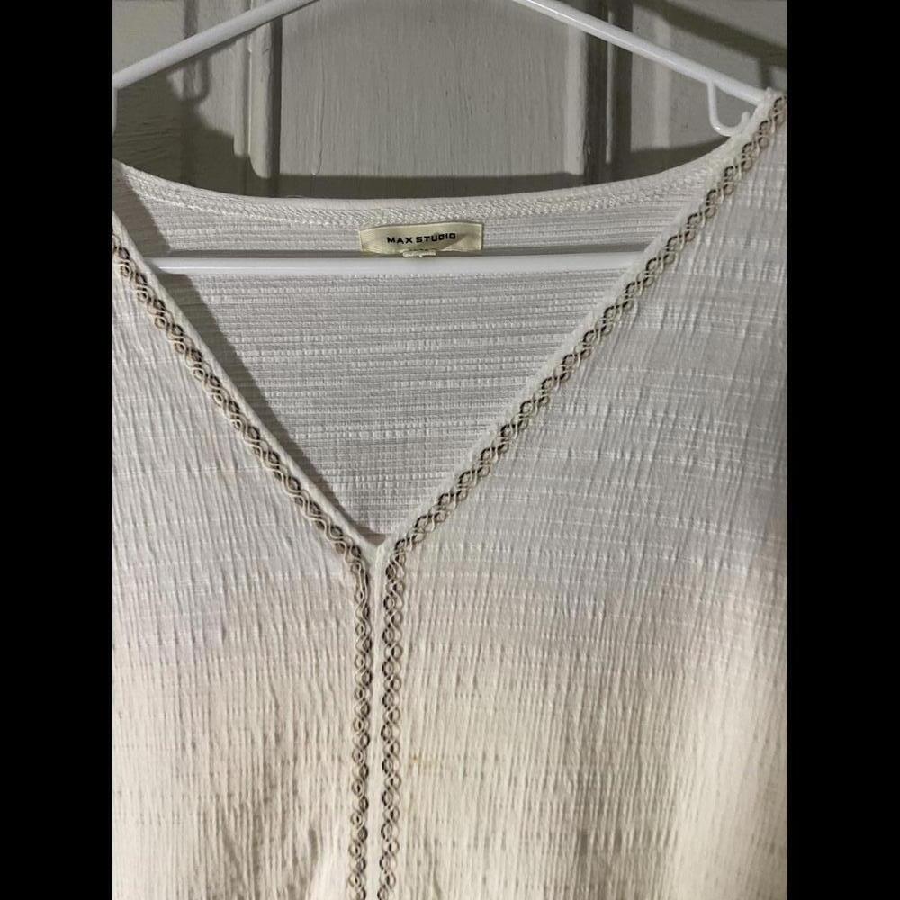 Max Studio Textured Tie Front Embroidered Blouse Size 1X - Picture 2 of 7